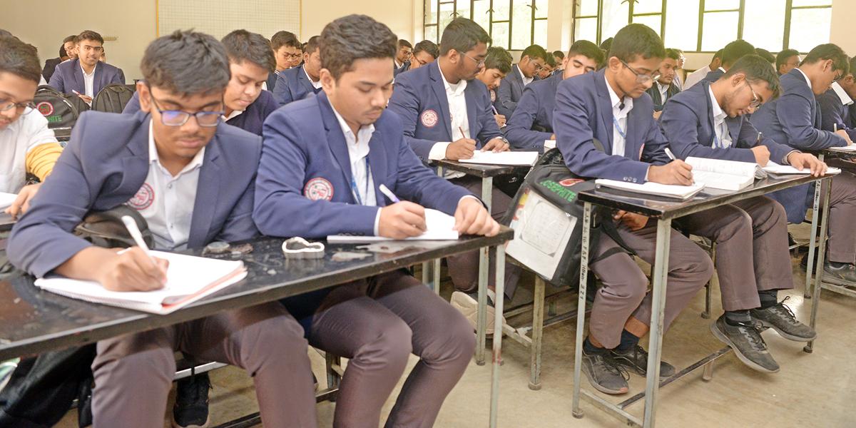 Use of Modifier-এর ২টি Exercise, ৬ষ্ঠ পর্ব, এইচএসসি ইংরেজি ২য় পত্র